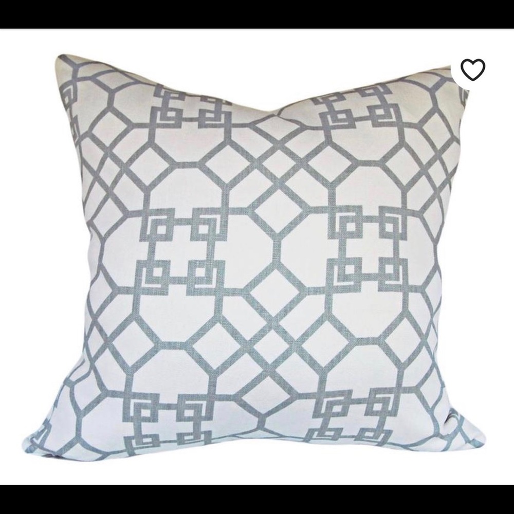 Kravet Windsor Smith pelagos mist pillow